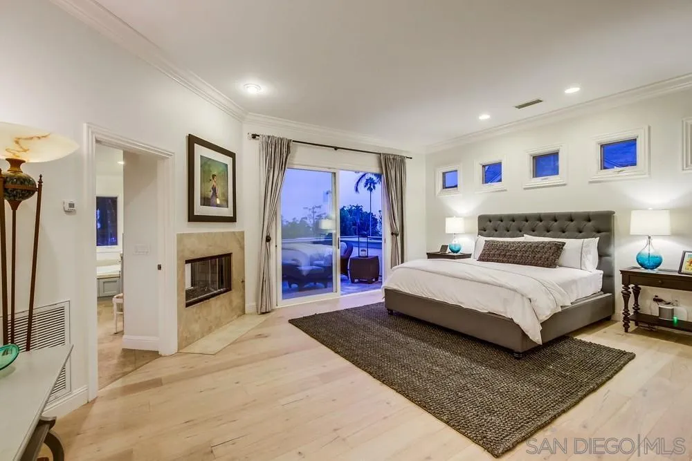 https://cdn.realtyfeed.com/cdn/127/250036069/68b8c65c783892bb0b2d76ac52f14608.webp