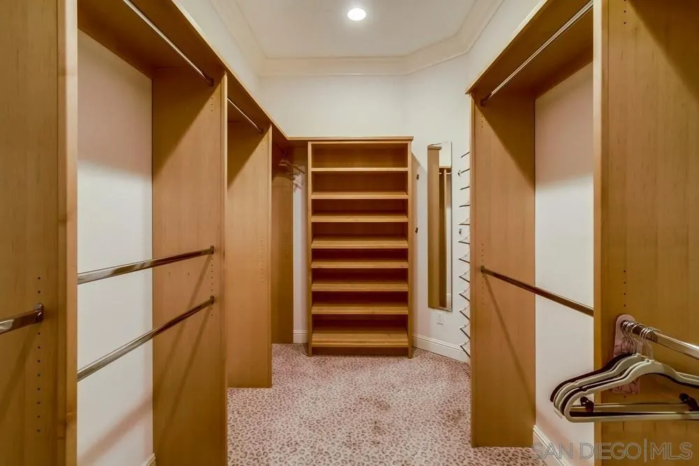 https://cdn.realtyfeed.com/cdn/127/250036069/8fb77ec45b218badeef9e87de0f3286b.webp