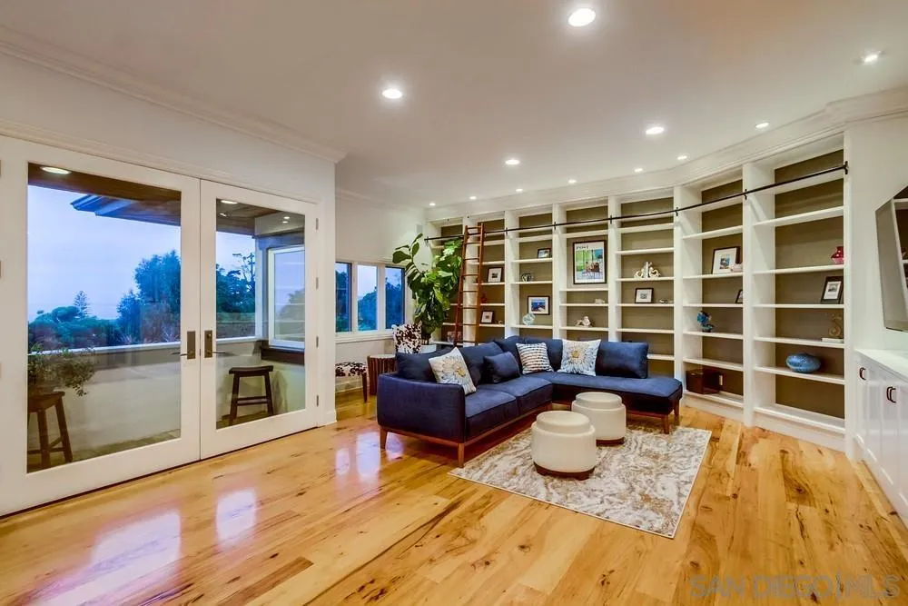 https://cdn.realtyfeed.com/cdn/127/250036069/b14e01303e1844d7fbf928c8c1c1dca1.webp