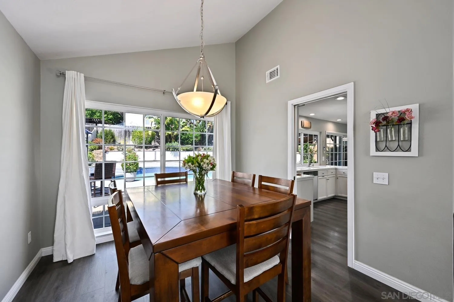 https://cdn.realtyfeed.com/cdn/127/250036074/2ed8c6f23aebfc61b4529b935705af22.webp
