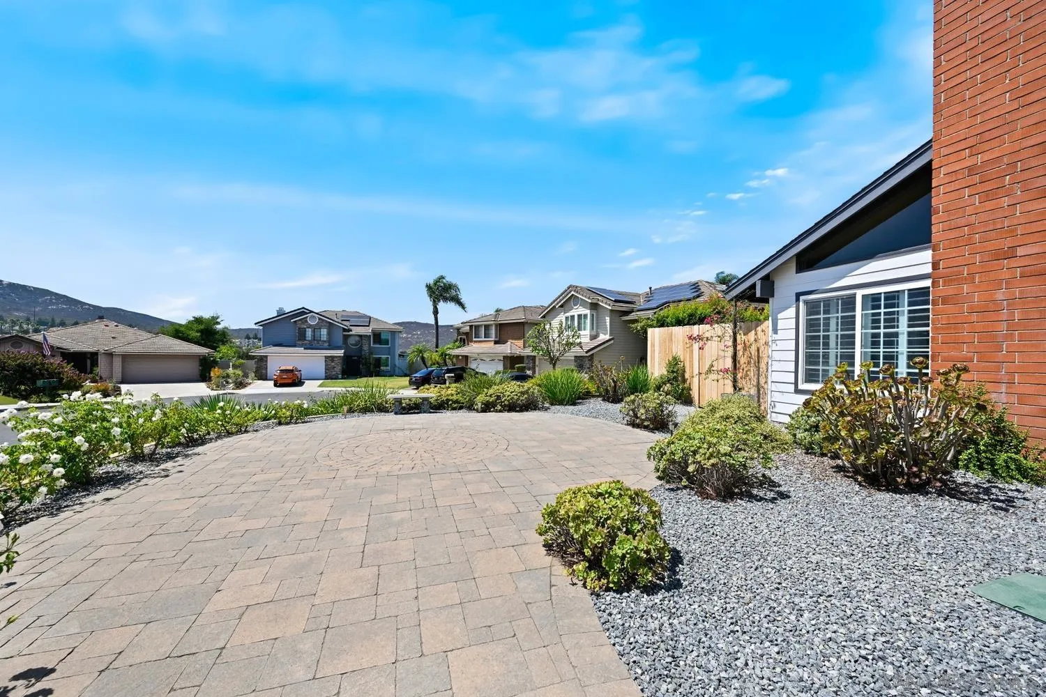 https://cdn.realtyfeed.com/cdn/127/250036074/903bcad944bc87e10b7f35abaa5391a7.webp