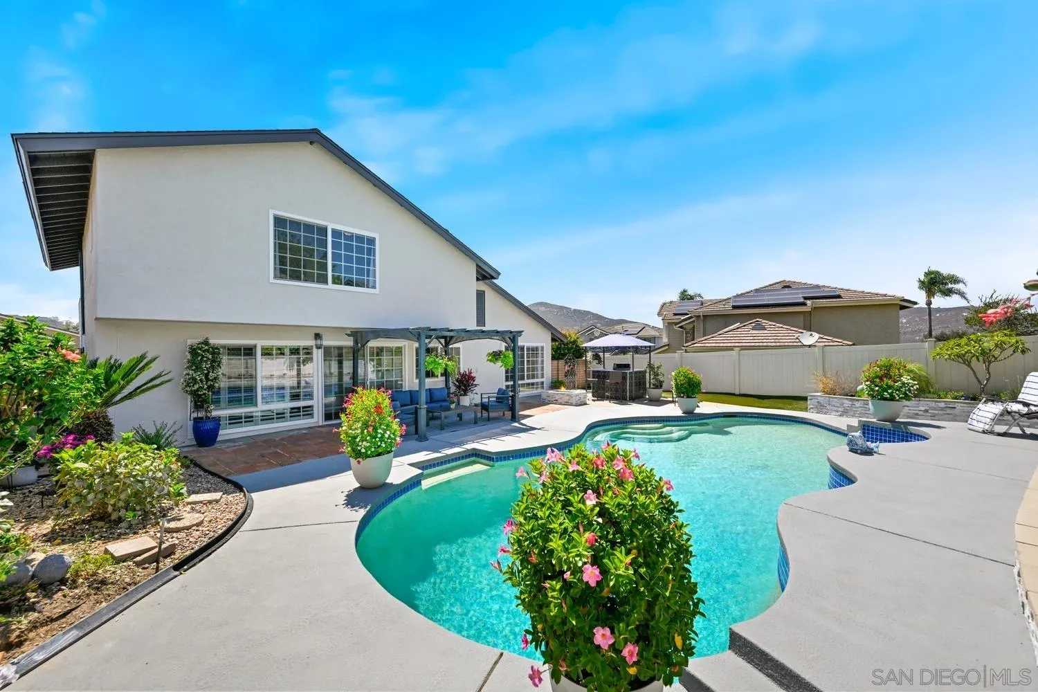 https://cdn.realtyfeed.com/cdn/127/250036074/ac6a9fee5a74f914ec2e76f5a479bc16.webp