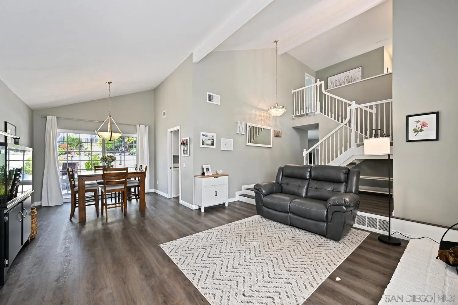 https://cdn.realtyfeed.com/cdn/127/250036074/dc42d1bb5b14c7c02a8a933094090fa1.webp