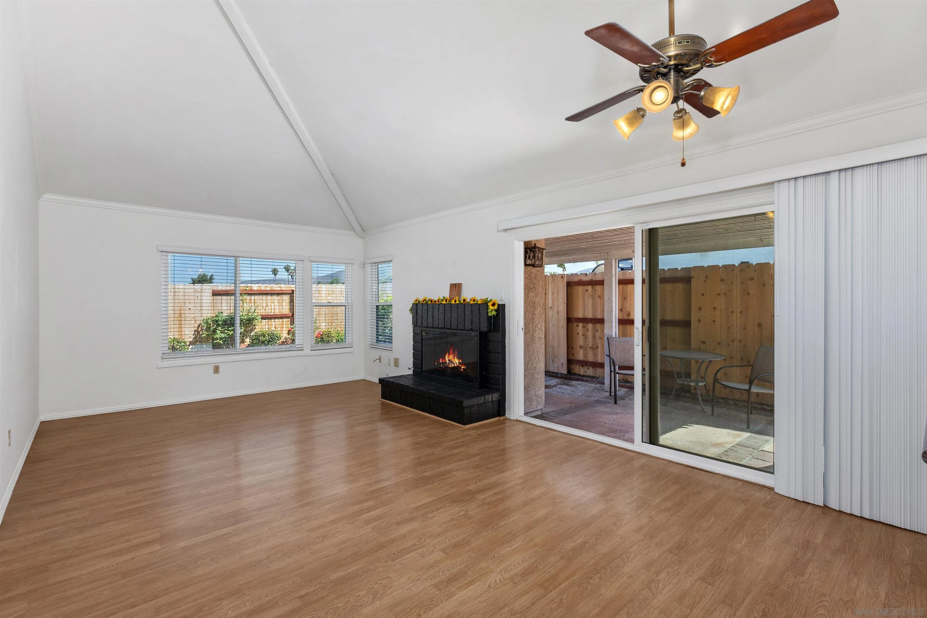 https://cdn.realtyfeed.com/cdn/127/250036080/13fd0cabe1f1c31f9a0ed84d34d9b103.webp