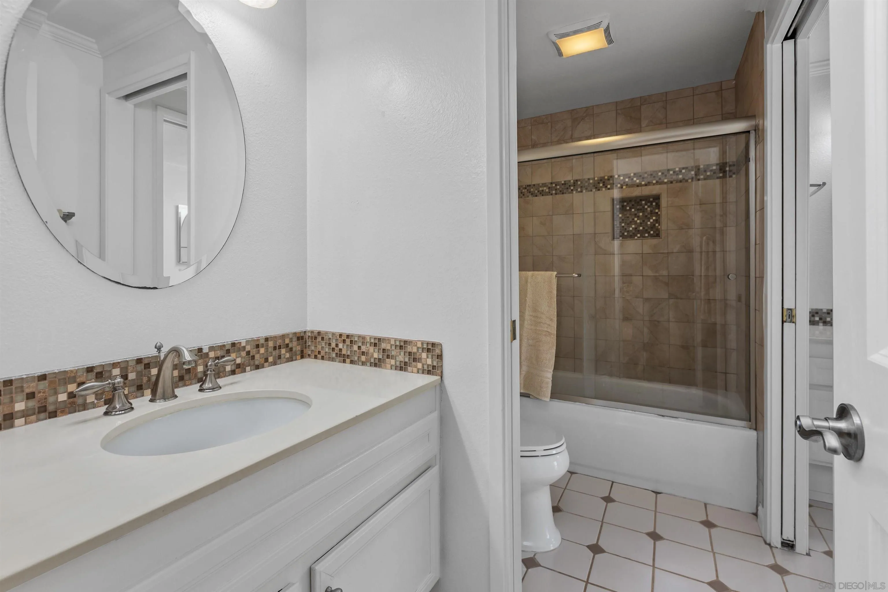 https://cdn.realtyfeed.com/cdn/127/250036080/220087f0600a0c8bb308a66581a9b396.webp