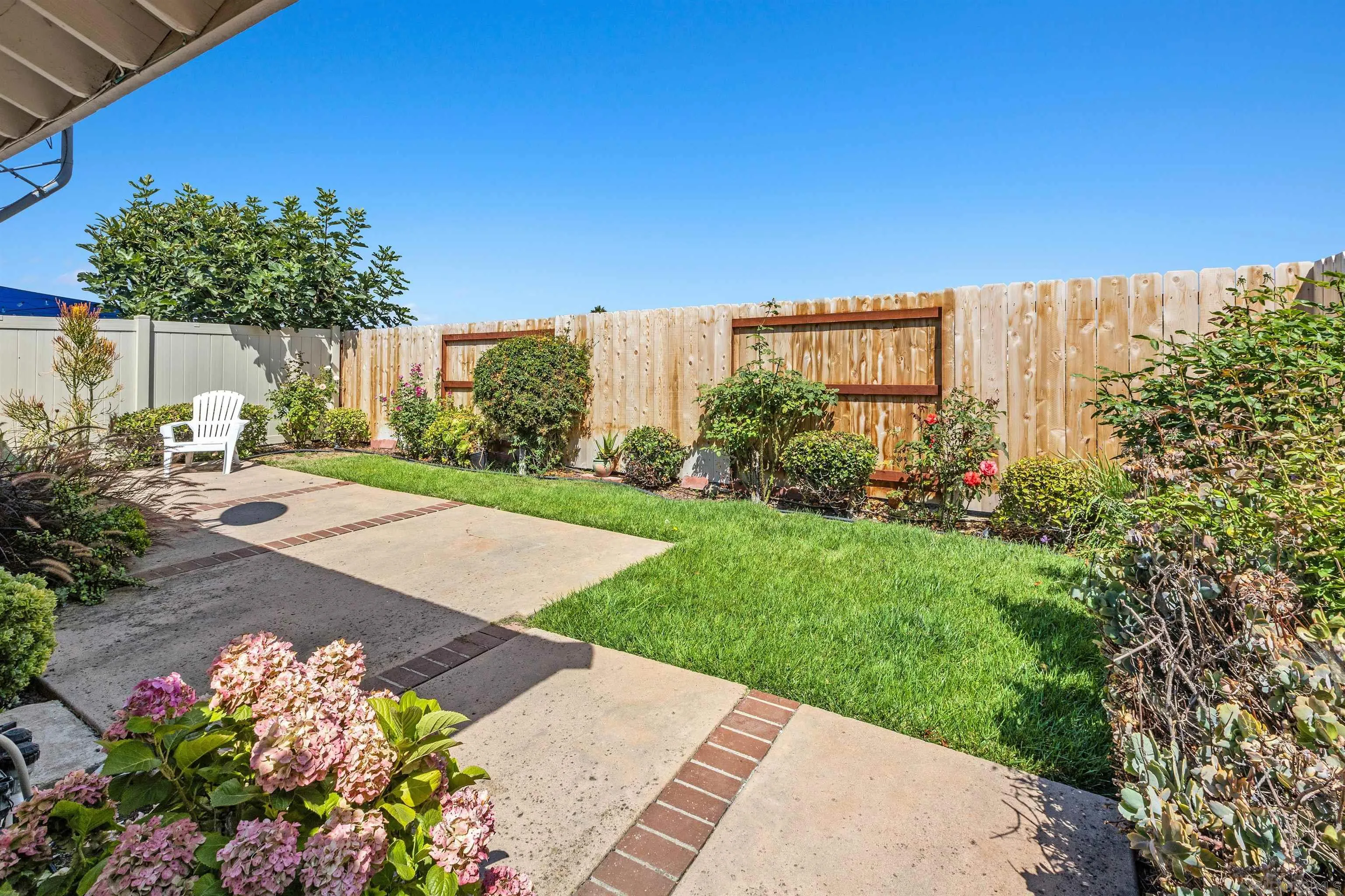 https://cdn.realtyfeed.com/cdn/127/250036080/5ededf3ea9ee95997b44855ef4fdb35a.webp