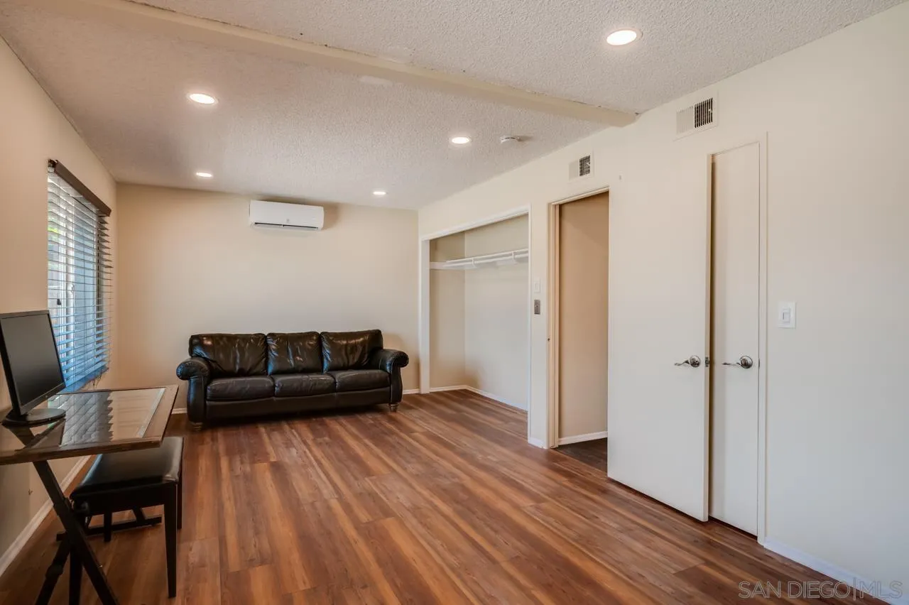 https://cdn.realtyfeed.com/cdn/127/250036083/3d477ac9fb83012baf2546a8e331460c.webp