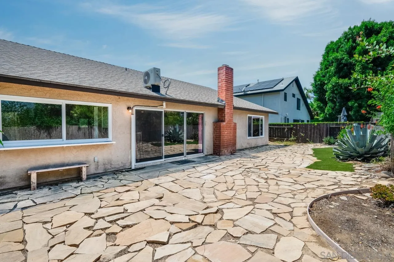 https://cdn.realtyfeed.com/cdn/127/250036083/45e11b6f0f6f3de4548f35b5d534871e.webp