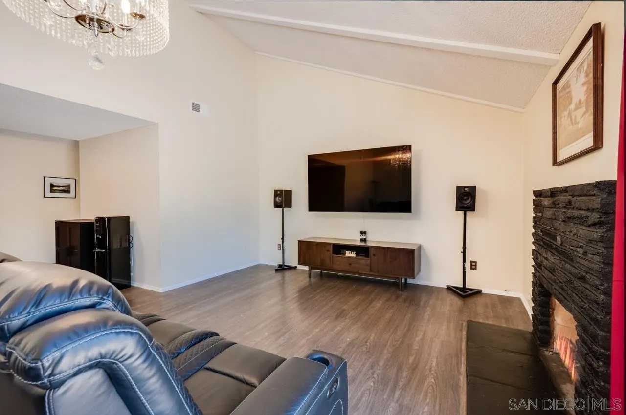 https://cdn.realtyfeed.com/cdn/127/250036083/4754c004094f8b82c61b2dced1b05a49.webp