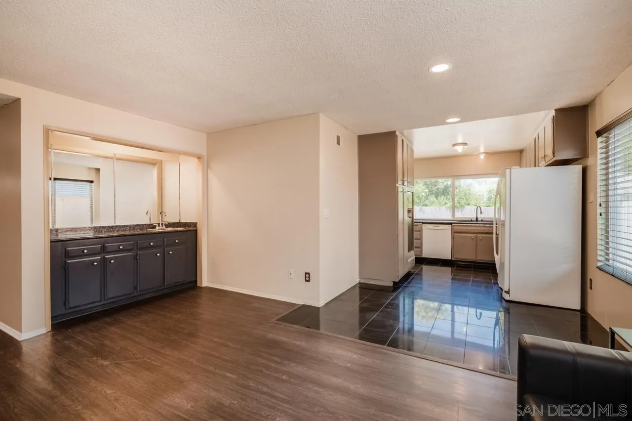 https://cdn.realtyfeed.com/cdn/127/250036083/542038de4c293cc947b5b474dbab1e91.webp