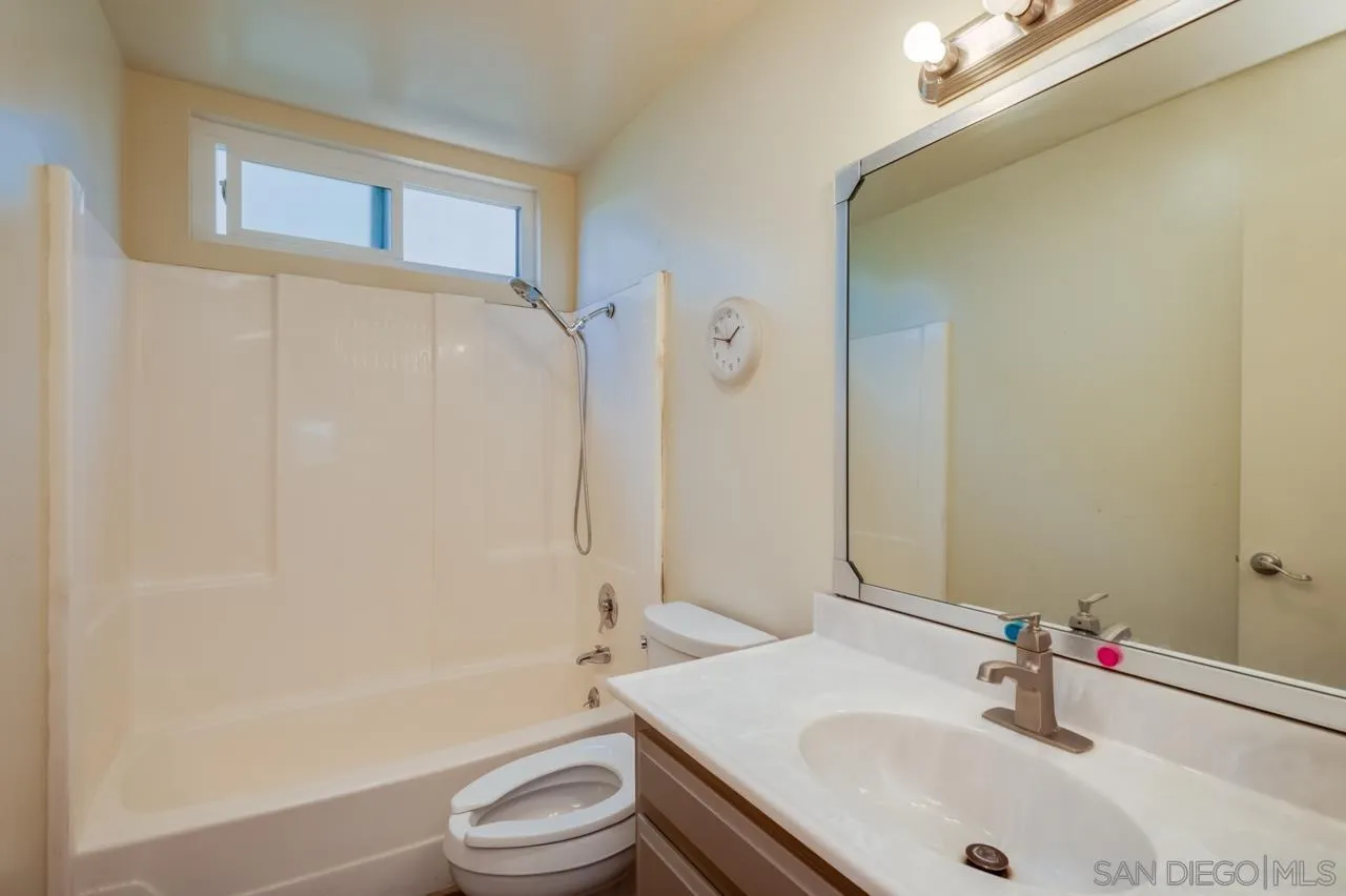 https://cdn.realtyfeed.com/cdn/127/250036083/78b050a8f16b5eca68fc85038936ce3d.webp