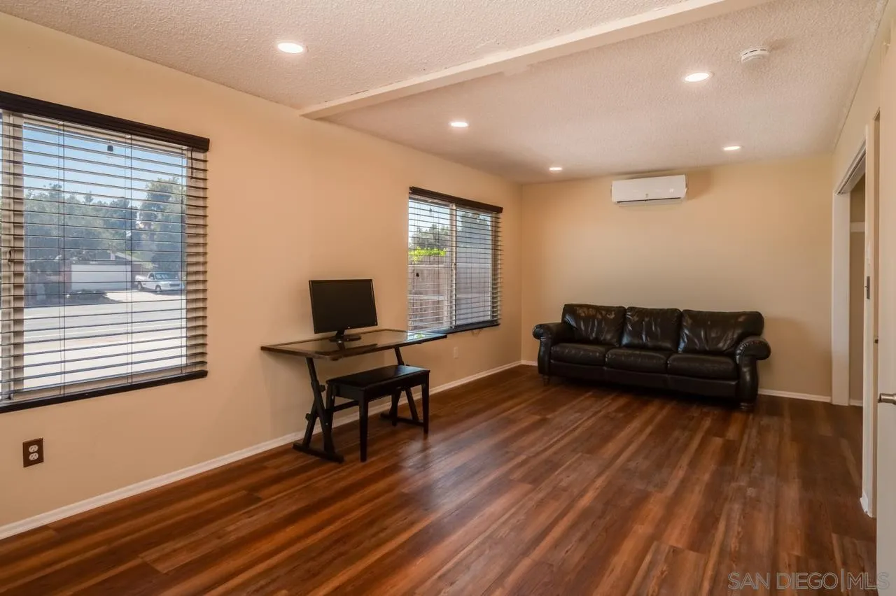 https://cdn.realtyfeed.com/cdn/127/250036083/cca549fb4f5802e84f3389f4266d0983.webp