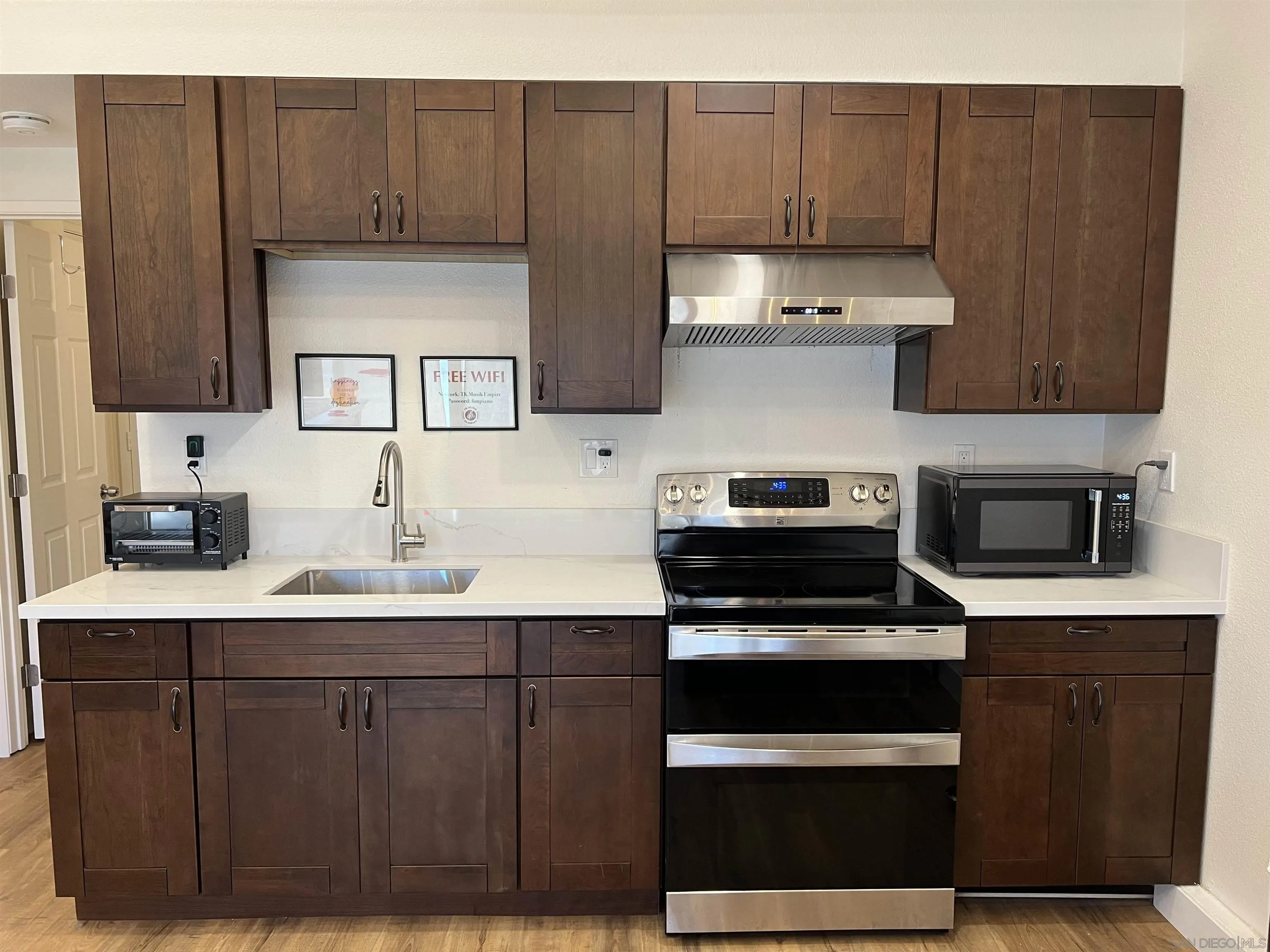 https://cdn.realtyfeed.com/cdn/127/250036083/d69d096e8758e7d6fb07ef4d1279493e.webp