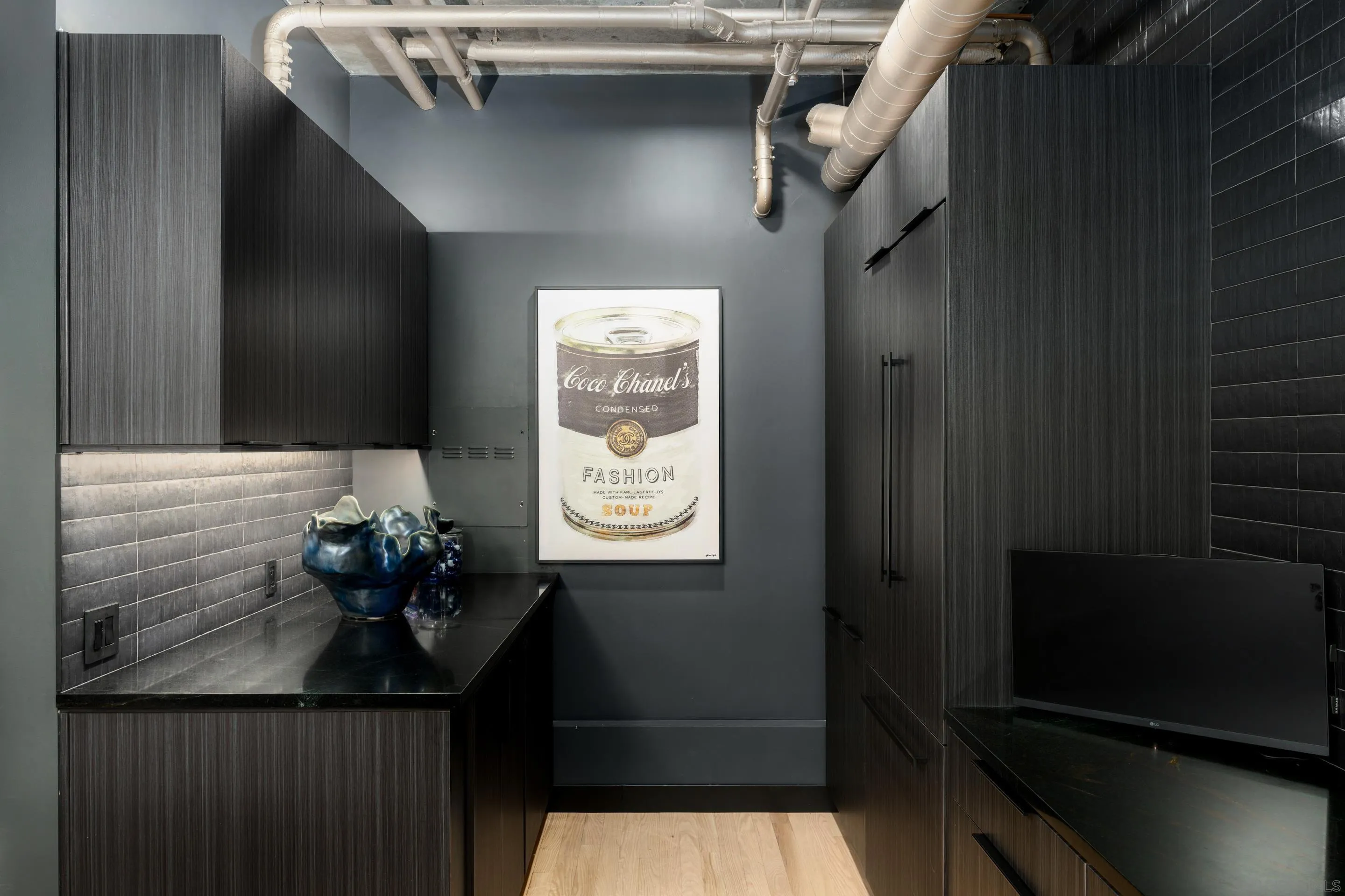 https://cdn.realtyfeed.com/cdn/127/250036086/18c7f2dde1ad8fd58f9487f59eb6efb4.webp
