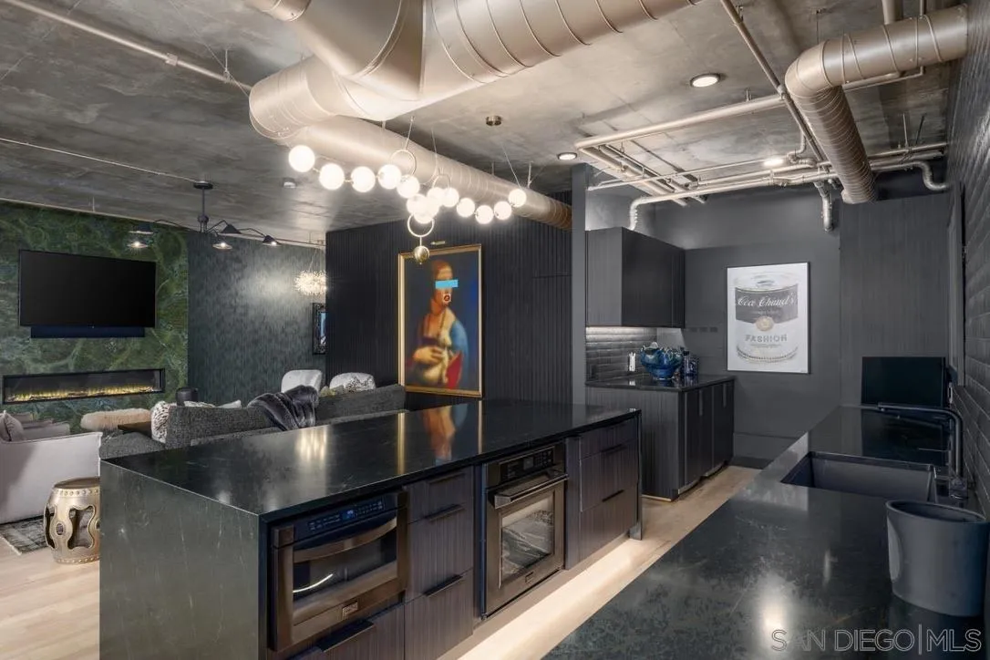 https://cdn.realtyfeed.com/cdn/127/250036086/8da9516c395e6e39c9b039a3850f3f6e.webp