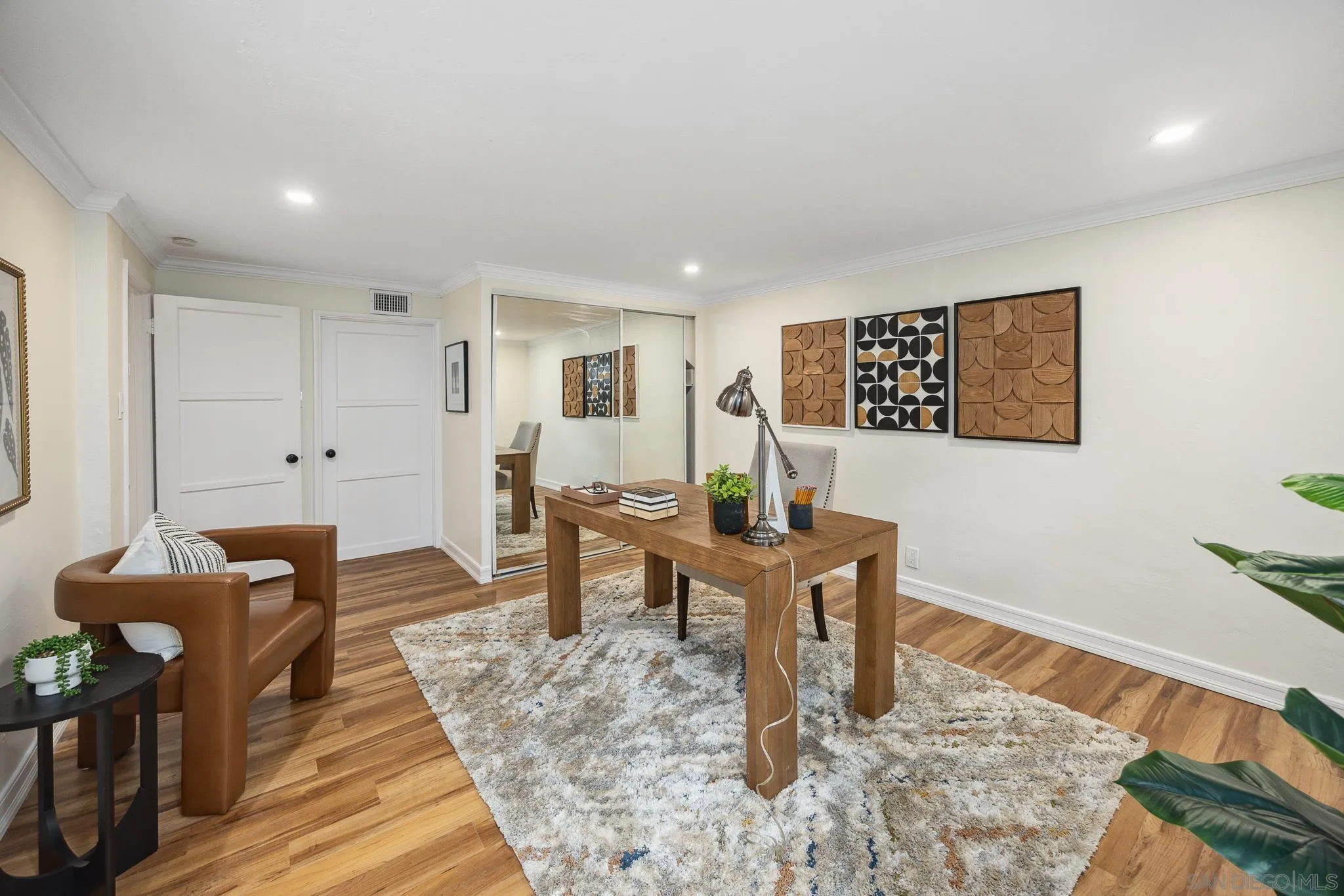 https://cdn.realtyfeed.com/cdn/127/250036092/877c22f3b160efd59844368e10de8255.webp