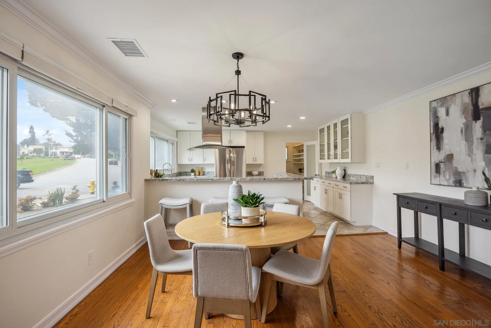 https://cdn.realtyfeed.com/cdn/127/250036092/90bc9c37d393df9194361c913e25ec34.webp