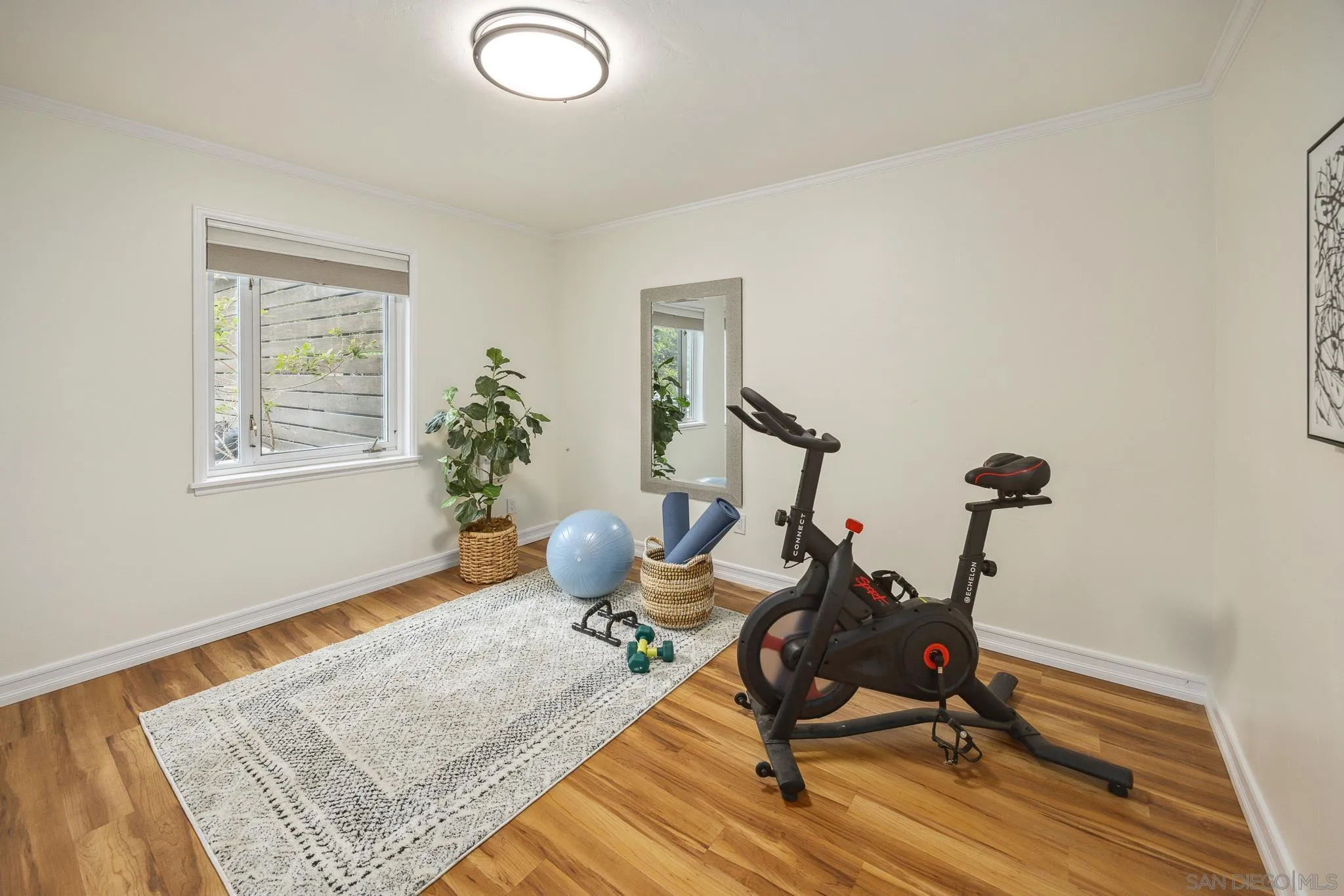 https://cdn.realtyfeed.com/cdn/127/250036092/93d63ef3d07fe108621a262bb0d2137b.webp