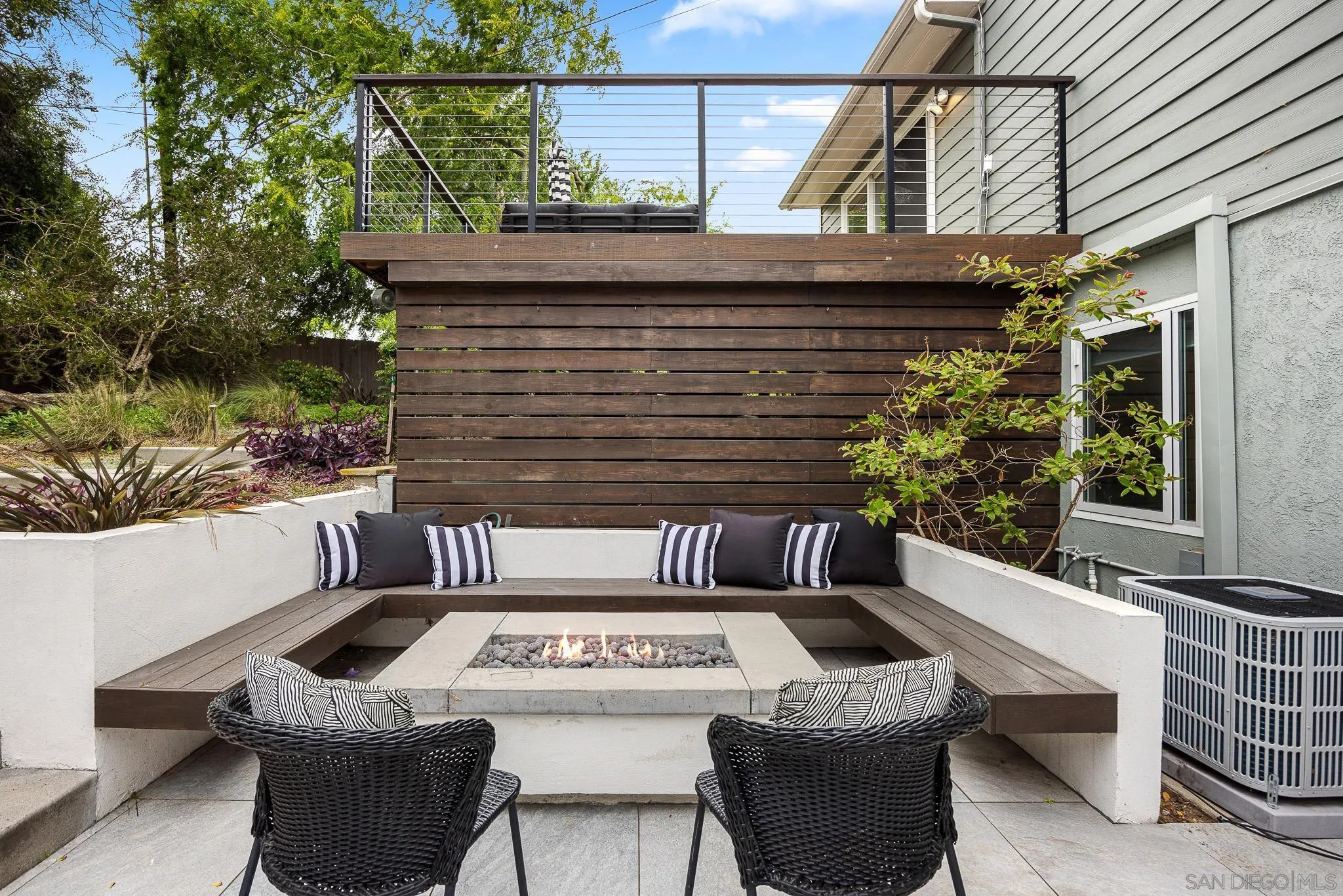 https://cdn.realtyfeed.com/cdn/127/250036092/a154ecf393795f886da8ff4d69e776cf.webp