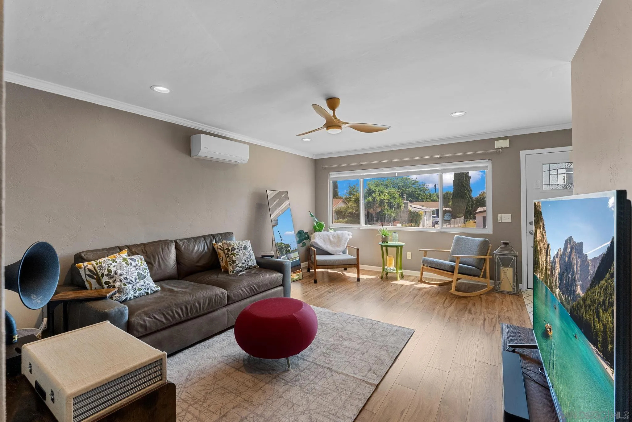 https://cdn.realtyfeed.com/cdn/127/250036093/cbcfc714ac68eda1c33474bf8d08829e.webp