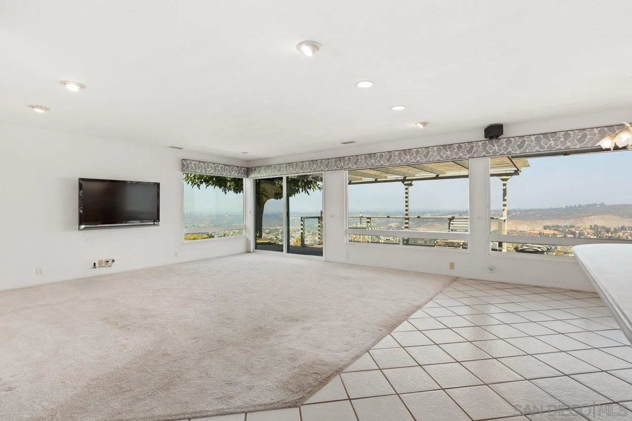 https://cdn.realtyfeed.com/cdn/127/250036095/9310562a55c3800e6d1656caacd48aba.webp