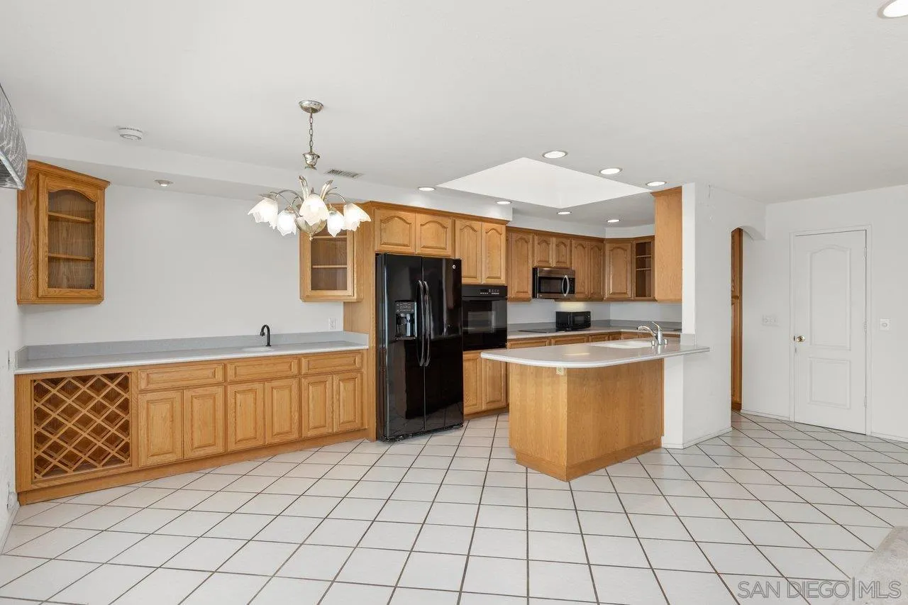 https://cdn.realtyfeed.com/cdn/127/250036095/db3a5812caca43b65d33fe845d9431e9.webp
