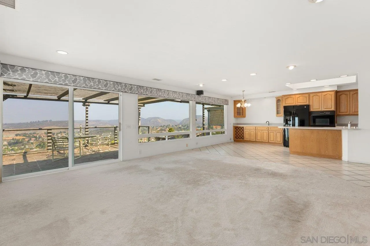 https://cdn.realtyfeed.com/cdn/127/250036095/e03907f3f2ca5444815e60ca3b6d75cc.webp