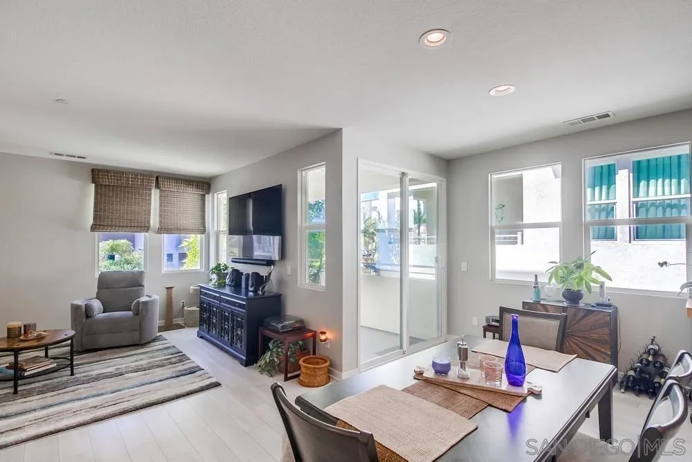 Photo #15: 250036101 Listing: Photo #15