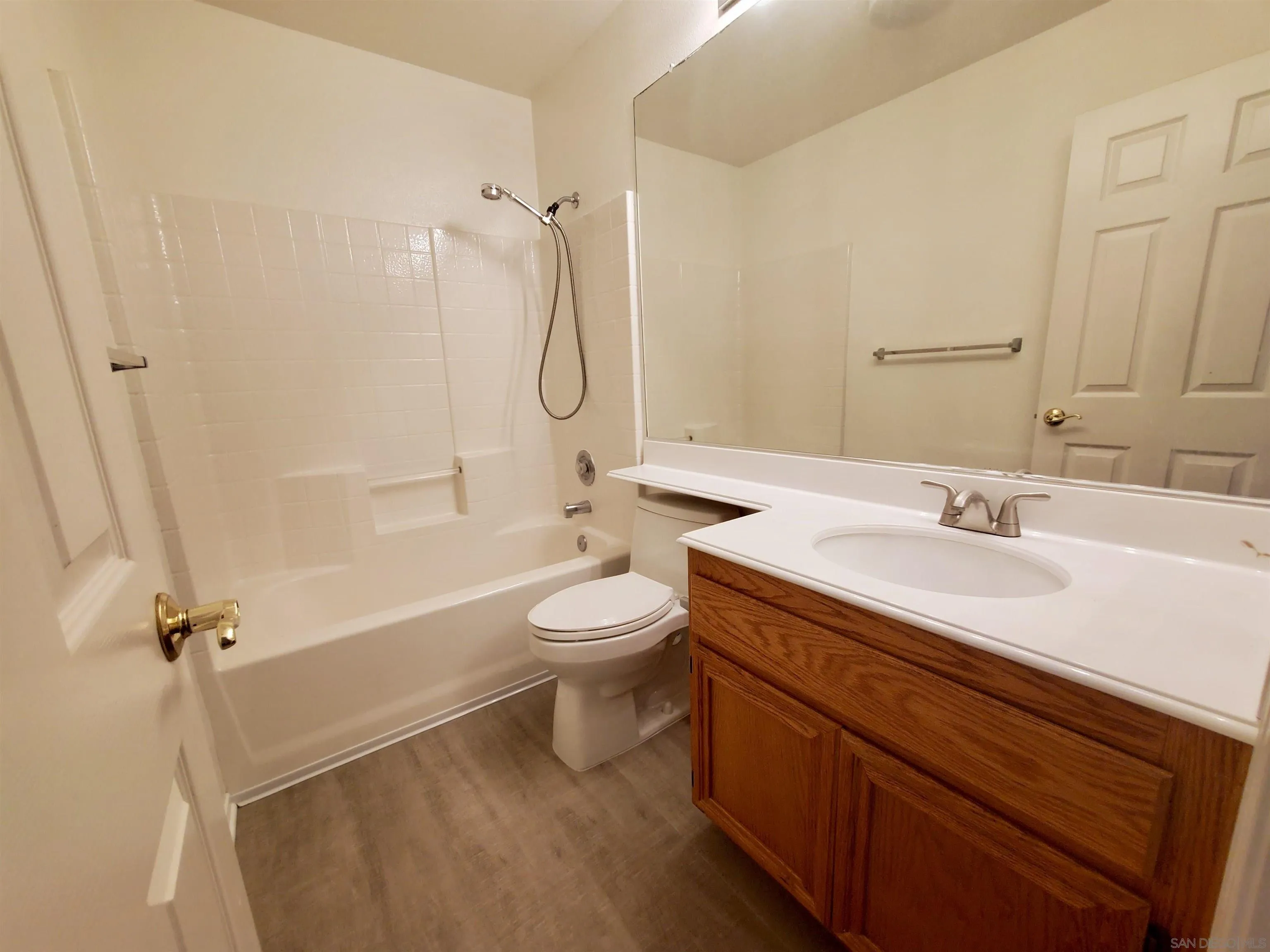 https://cdn.realtyfeed.com/cdn/127/250036102/32e5fe8f93ef7b5e8e5d01545547d797.webp