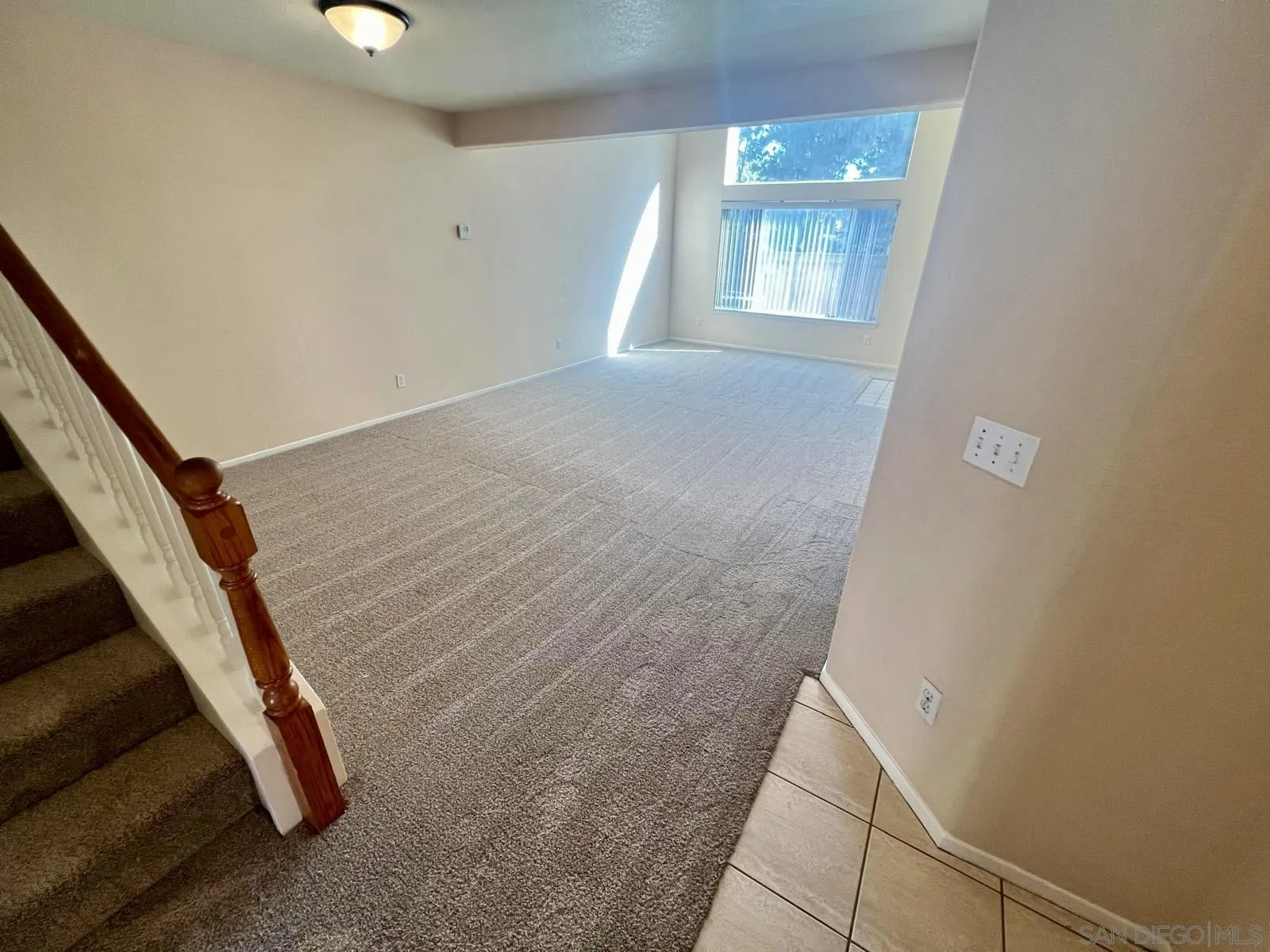 https://cdn.realtyfeed.com/cdn/127/250036102/70855c5c9c824bb482da2bb56ba0aa1a.webp