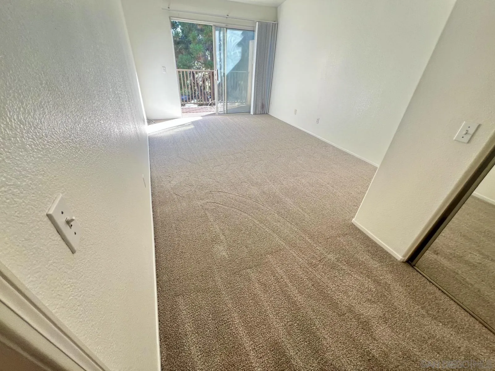 https://cdn.realtyfeed.com/cdn/127/250036102/85be9e4730df964bf4fff5ab2d52d47a.webp