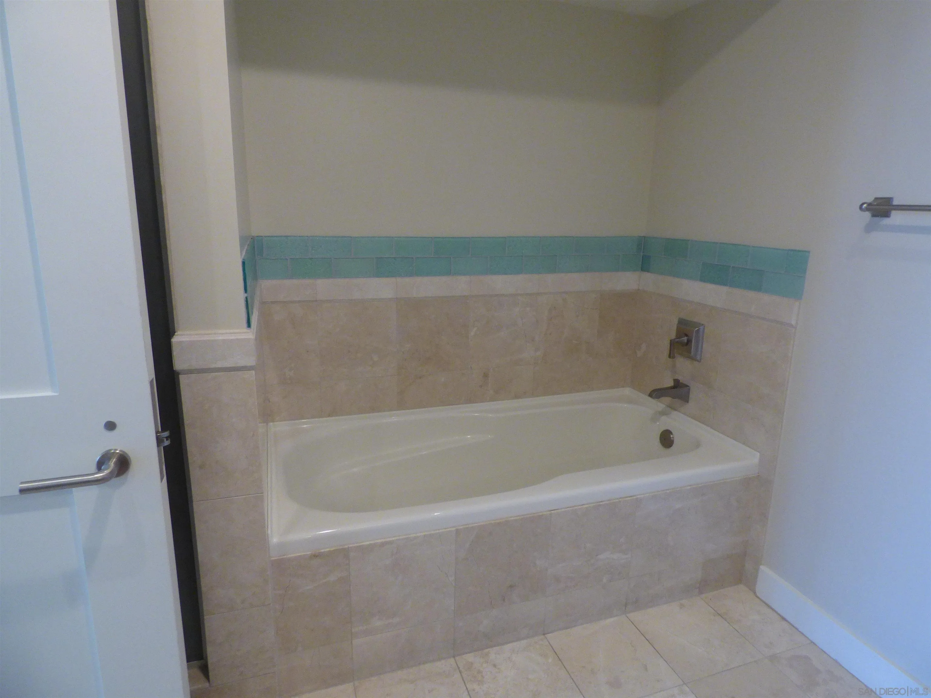 Photo #14: 250036106 Listing: Photo #14