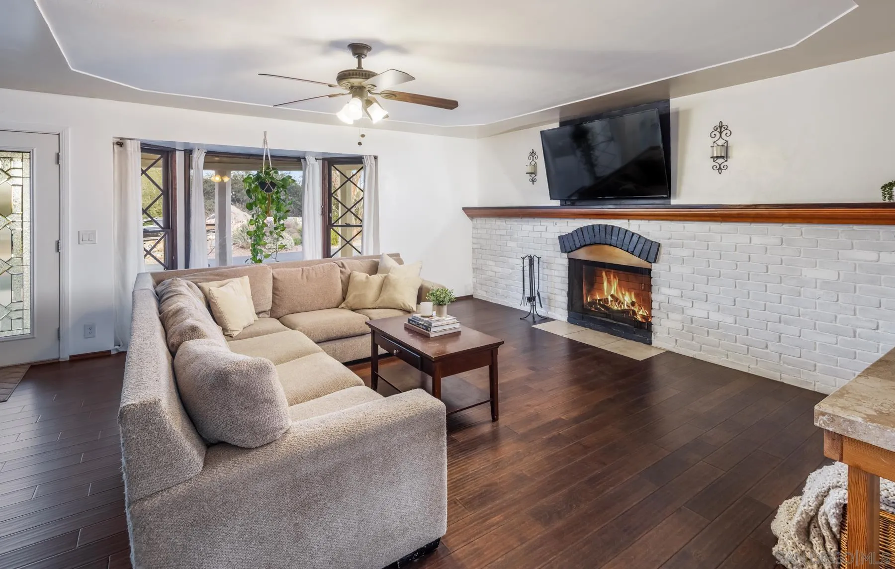 https://cdn.realtyfeed.com/cdn/127/250036108/7ee8d82565838cb44640f5b9c98f2896.webp