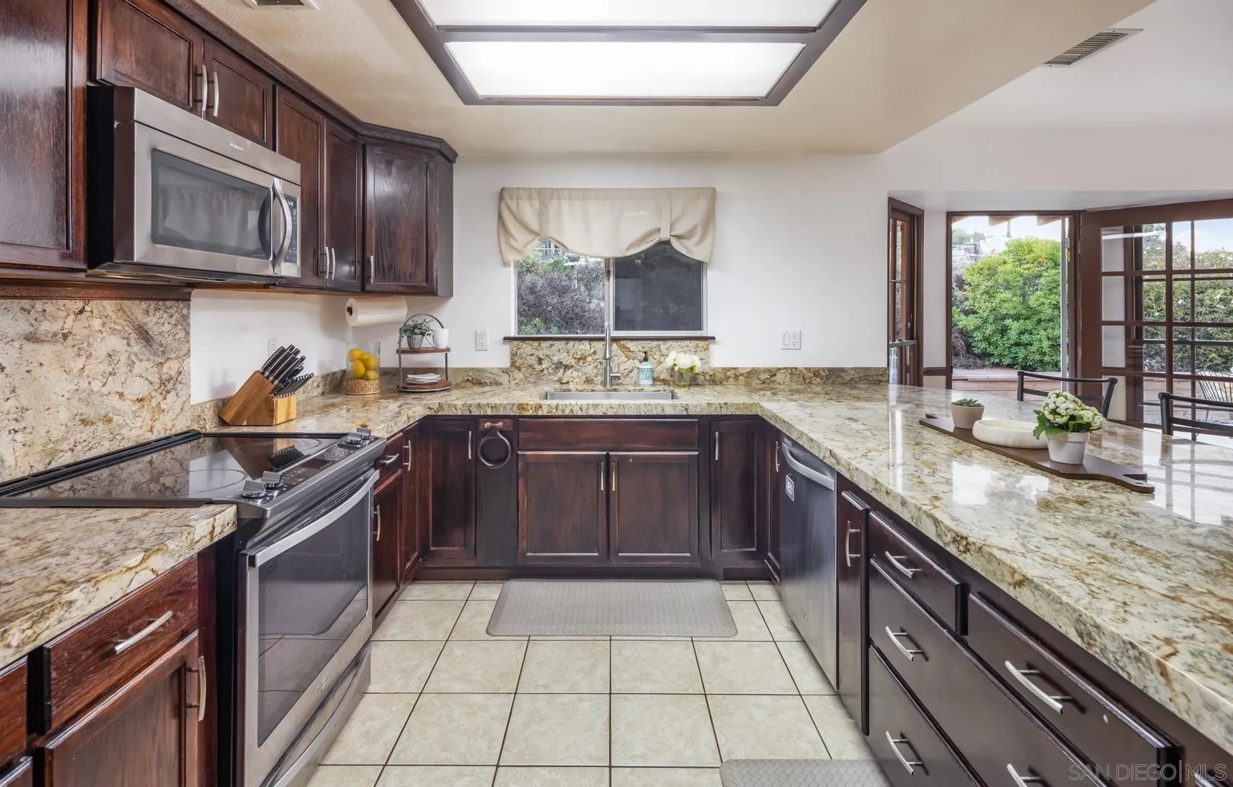 https://cdn.realtyfeed.com/cdn/127/250036108/f4f9d3d6fb86897e50d10cfbce8ff3c5.webp