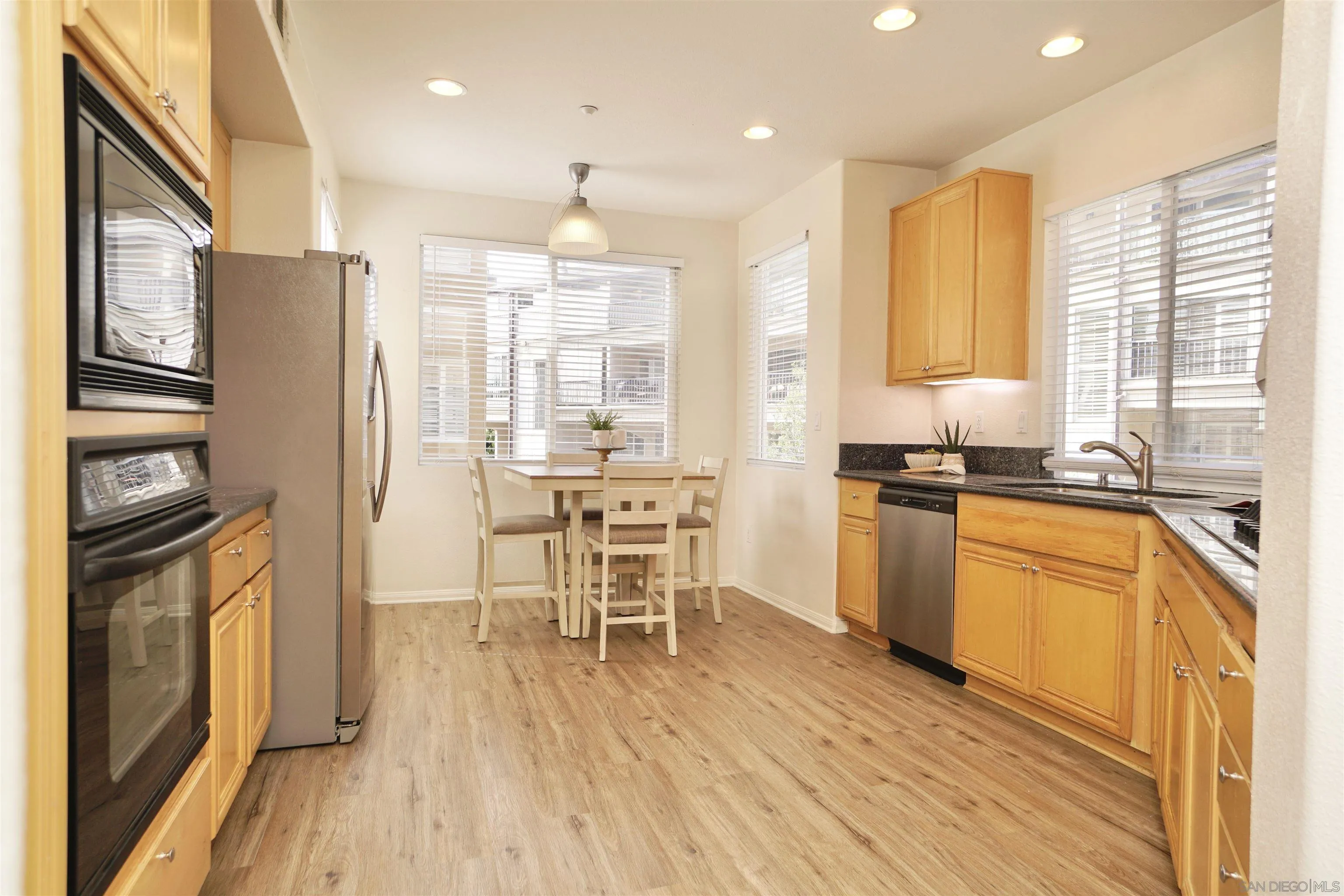 https://cdn.realtyfeed.com/cdn/127/250036110/31ef7822e9168d53afaa77f6b5dc3c2b.webp