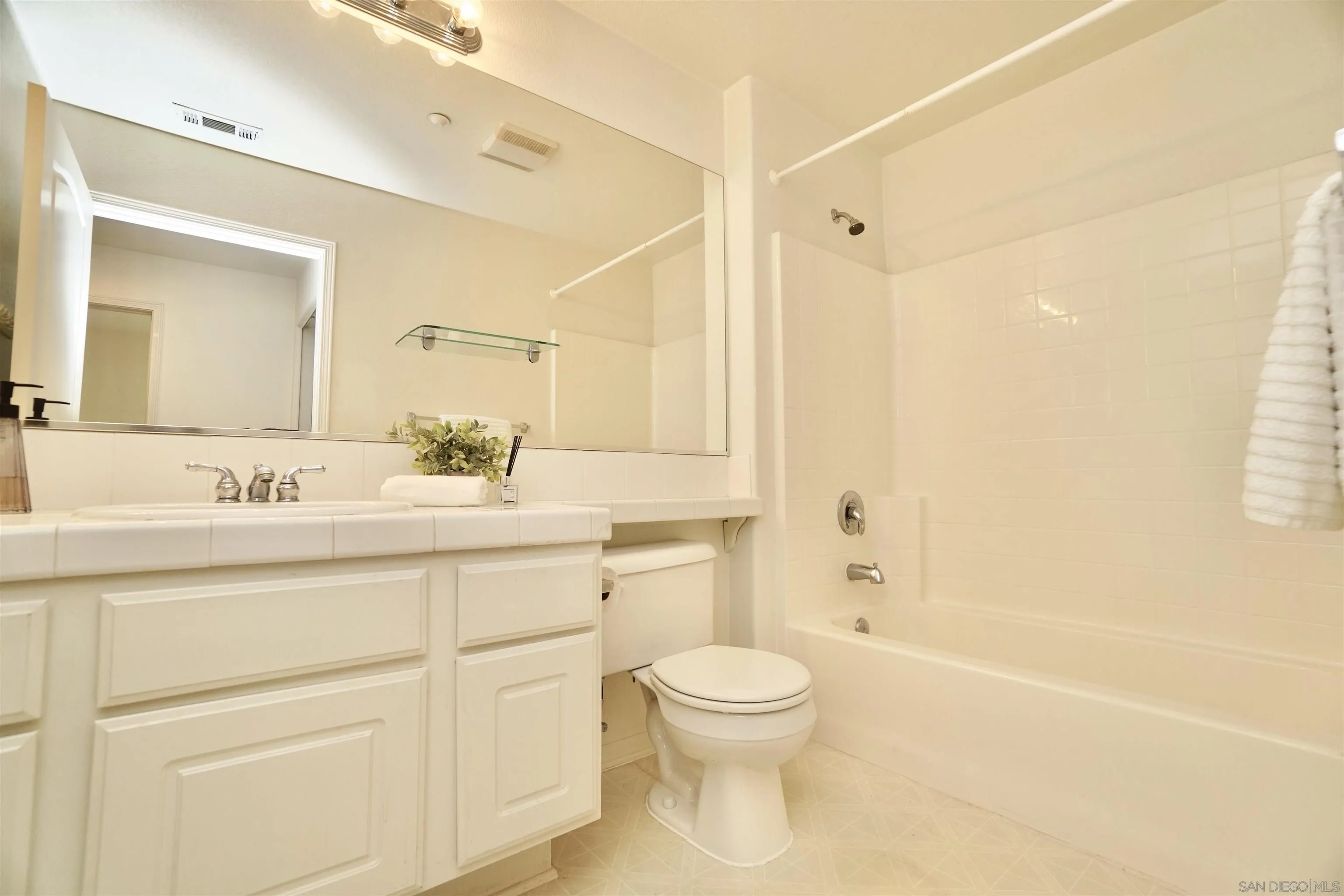 https://cdn.realtyfeed.com/cdn/127/250036110/f19f21025077a28c209cebdad8e5b266.webp