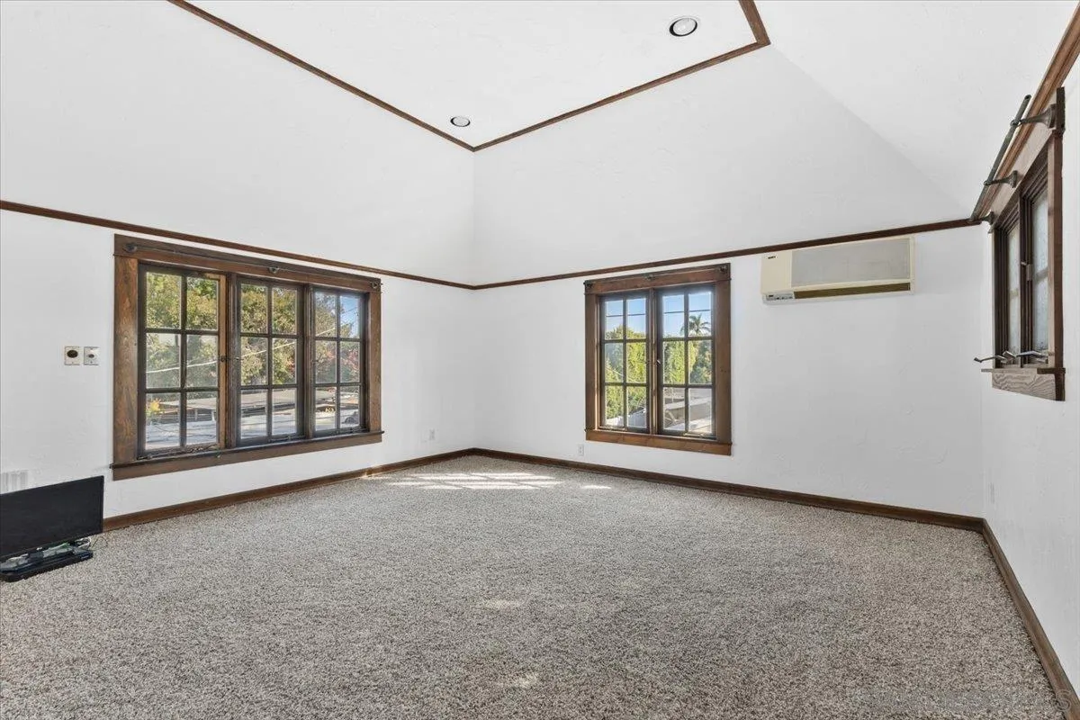 https://cdn.realtyfeed.com/cdn/127/250036112/3c71b227a3b56137e9c61333674fcdb1.webp
