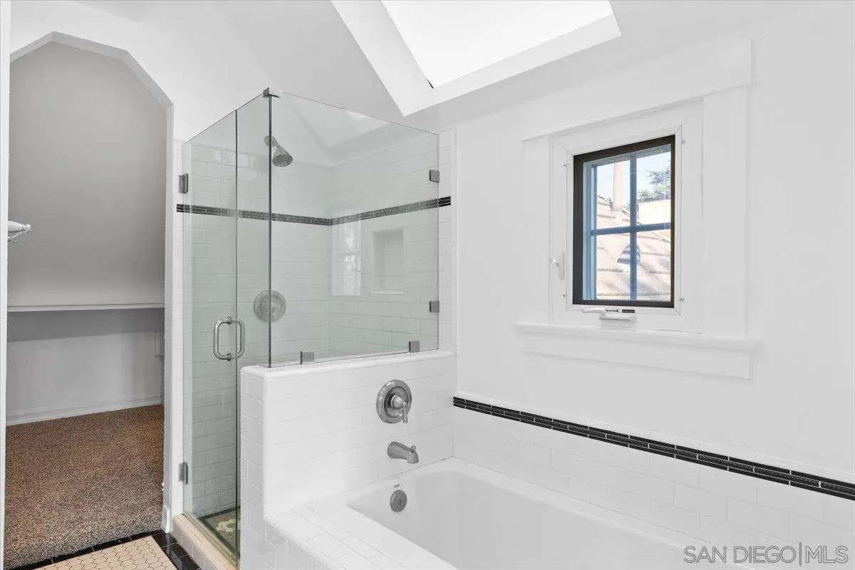 https://cdn.realtyfeed.com/cdn/127/250036112/70b060cdef8d389142875946b446c452.webp