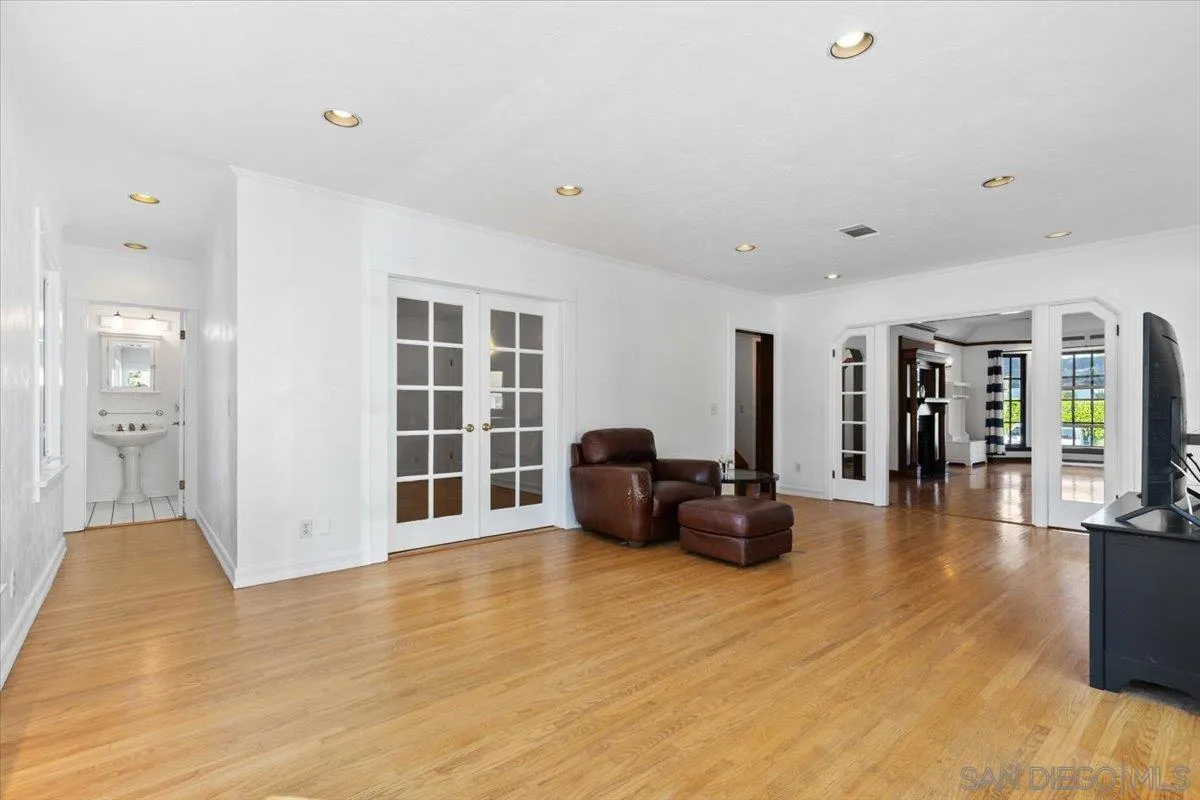 https://cdn.realtyfeed.com/cdn/127/250036112/7d472965e5b279d89aae608743085359.webp