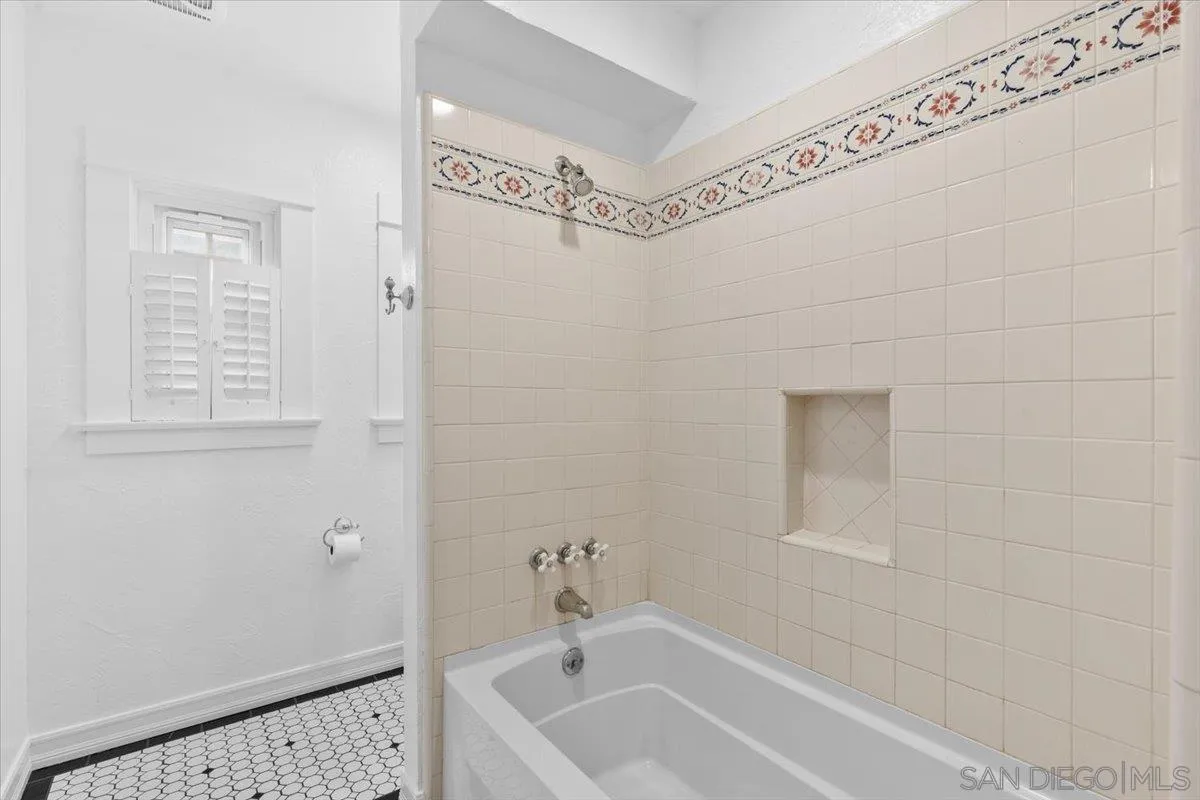 https://cdn.realtyfeed.com/cdn/127/250036112/a95e5fc550fca1bb323dee38a60d8648.webp