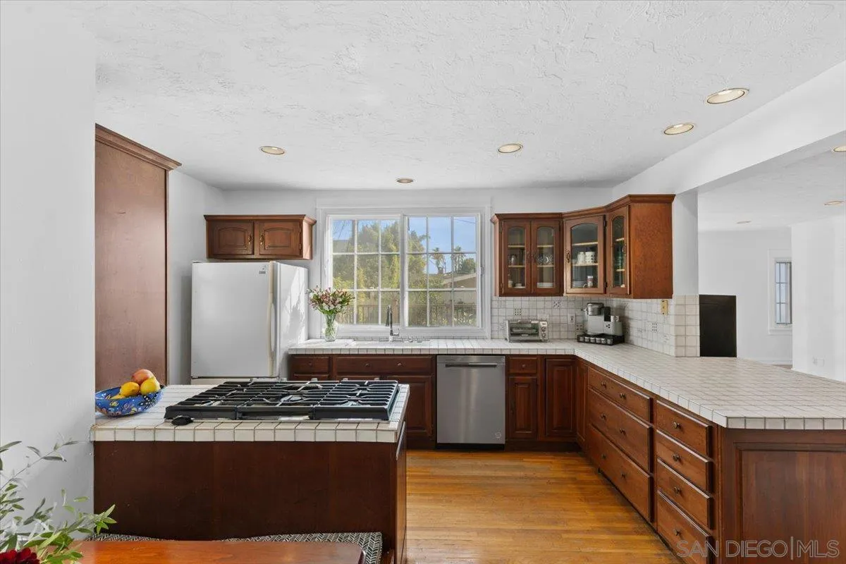 https://cdn.realtyfeed.com/cdn/127/250036112/ac3d2d30b8f10b3be9db3957c668f2a5.webp