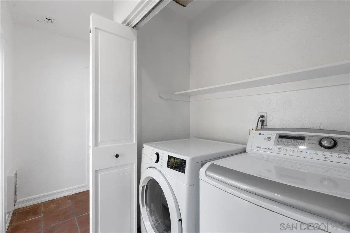 https://cdn.realtyfeed.com/cdn/127/250036112/b2cd7a517d2cc6d18b05f3b3c6ce905b.webp