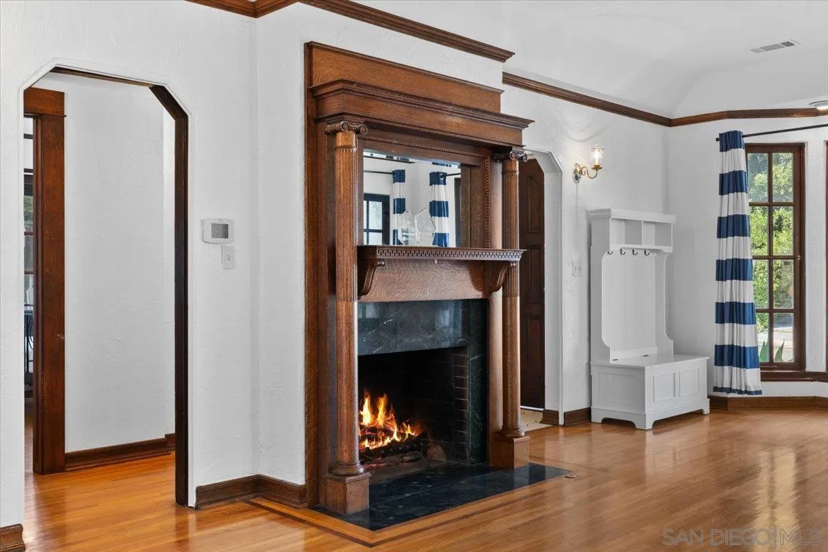 https://cdn.realtyfeed.com/cdn/127/250036112/d0bccb8e66d678506e77ed314aacc859.webp