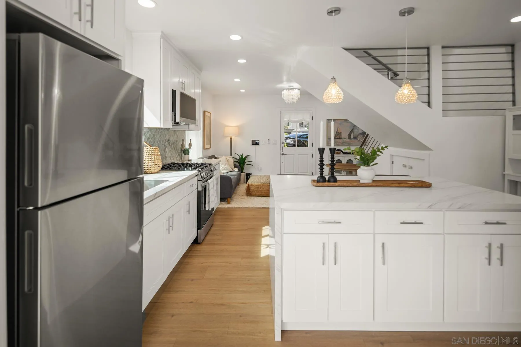 https://cdn.realtyfeed.com/cdn/127/250036115/8d084fc0cb8899c9a87e8e78b899cf3e.webp