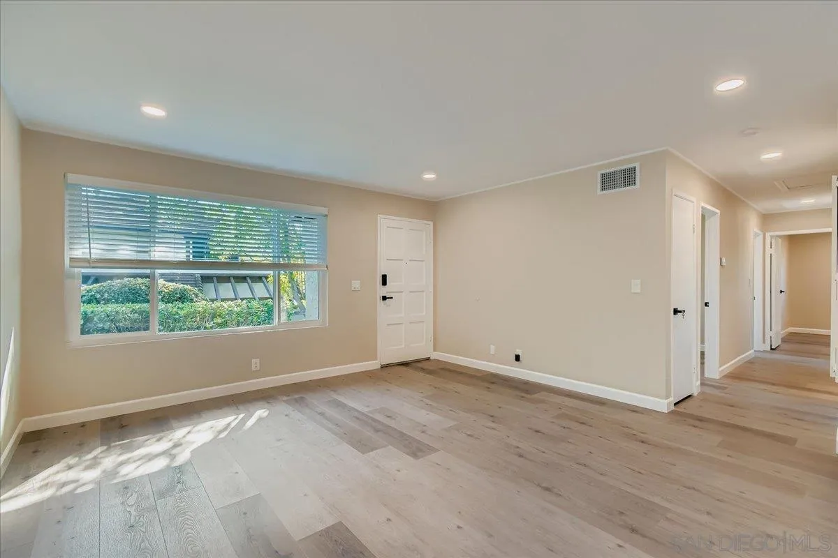 Photo #4: 250036116 Listing 