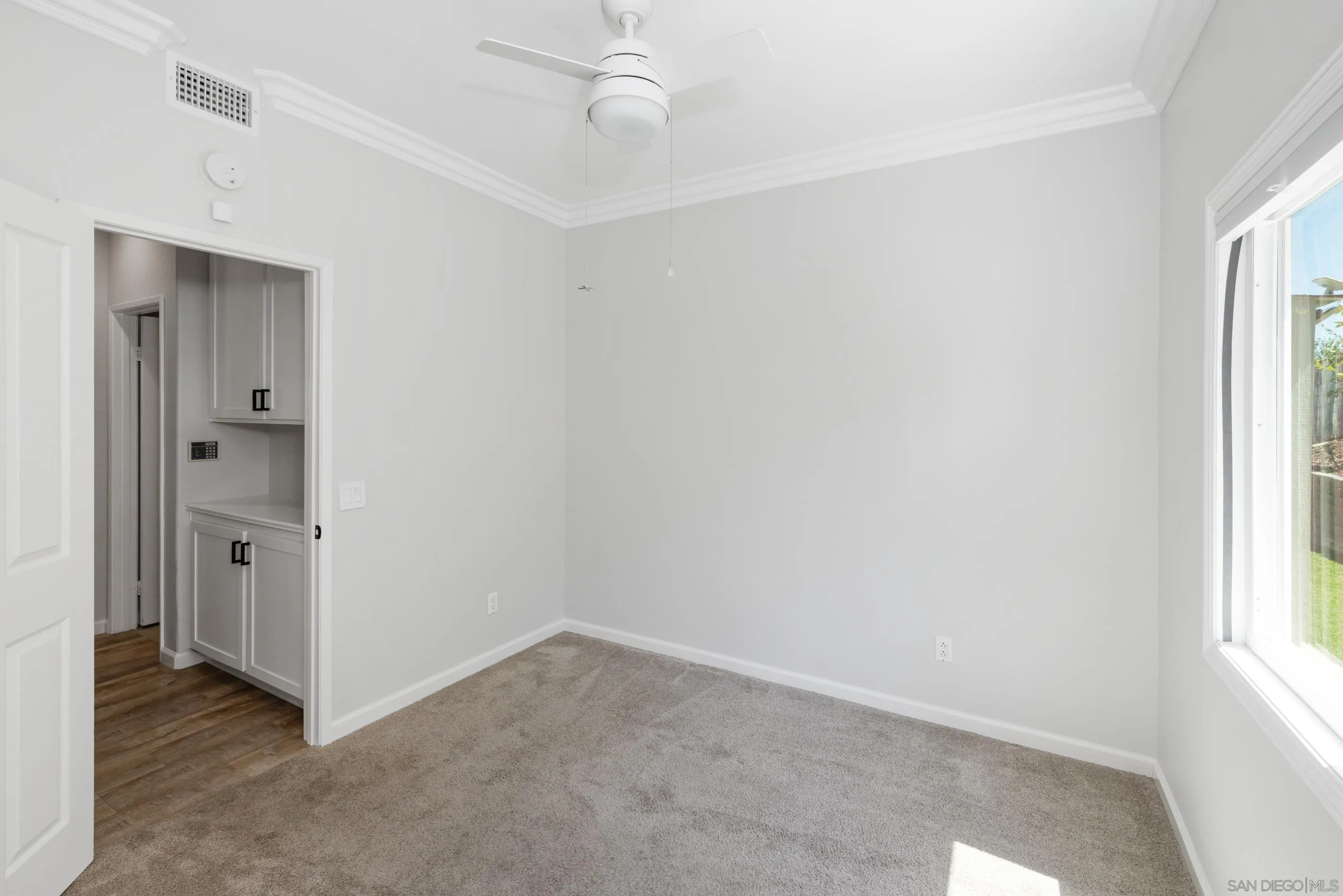 https://cdn.realtyfeed.com/cdn/127/250036118/0c281681208d852c42385bf7056afd92.webp