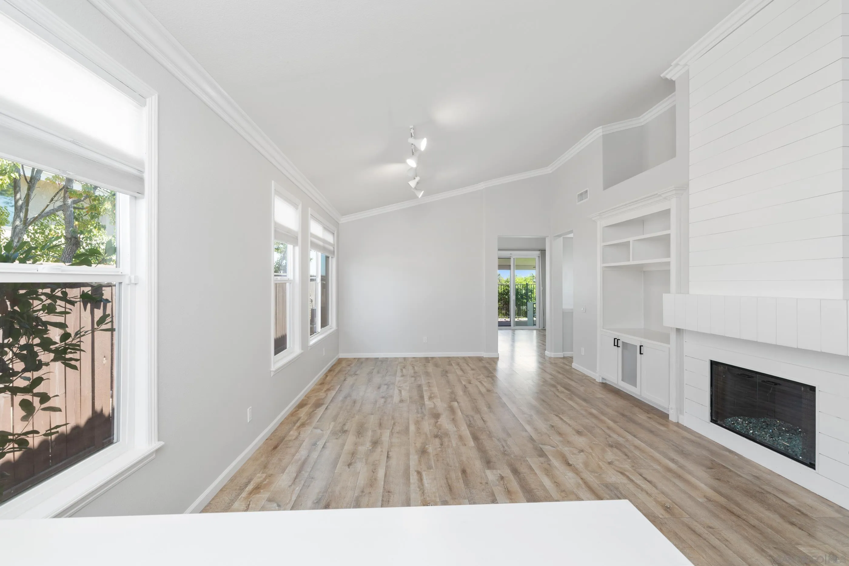https://cdn.realtyfeed.com/cdn/127/250036118/1b10a86d3367c5b5efe3a03f43e8f6b7.webp
