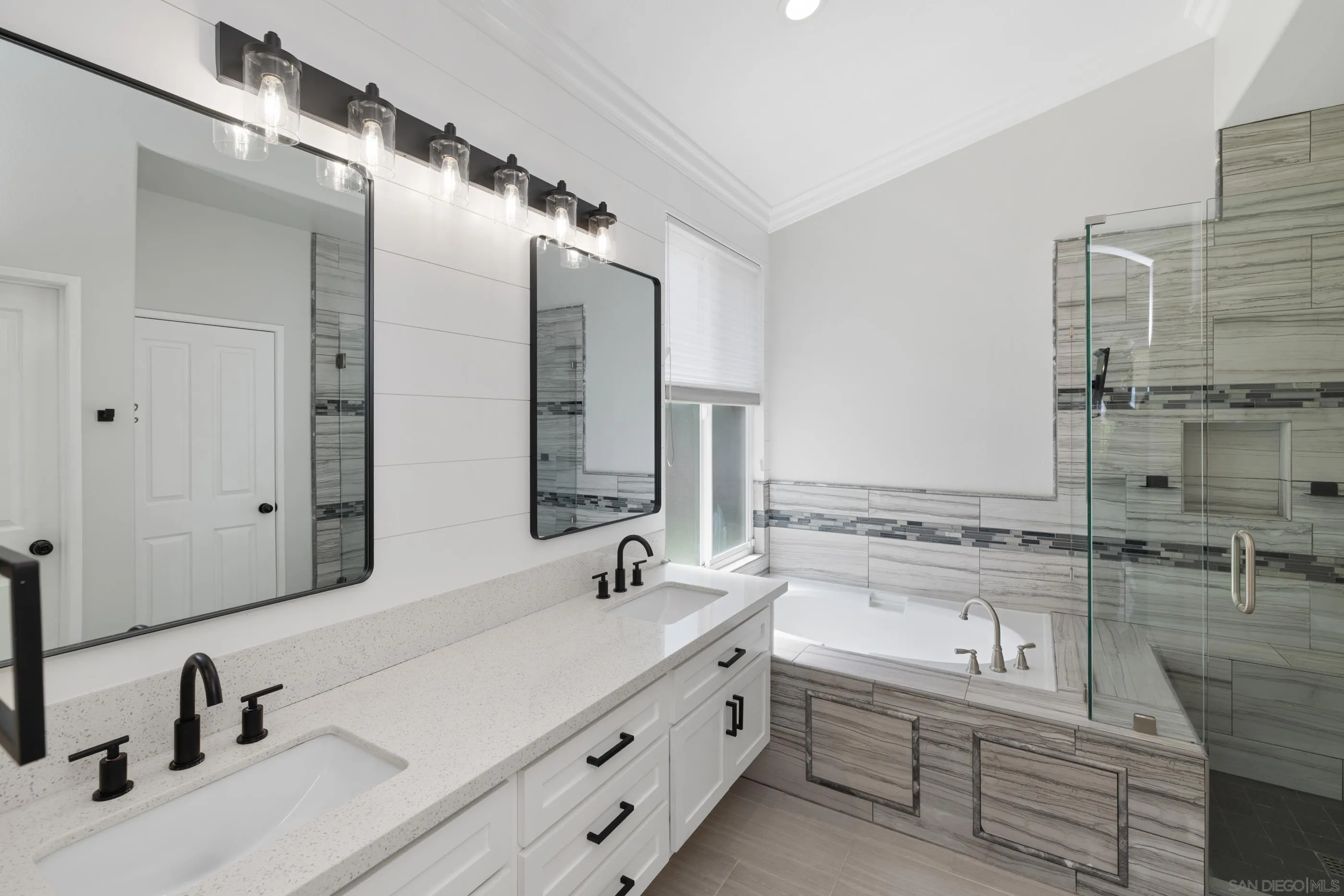 https://cdn.realtyfeed.com/cdn/127/250036118/39daed42d10a3bd111d7870277eaef17.webp