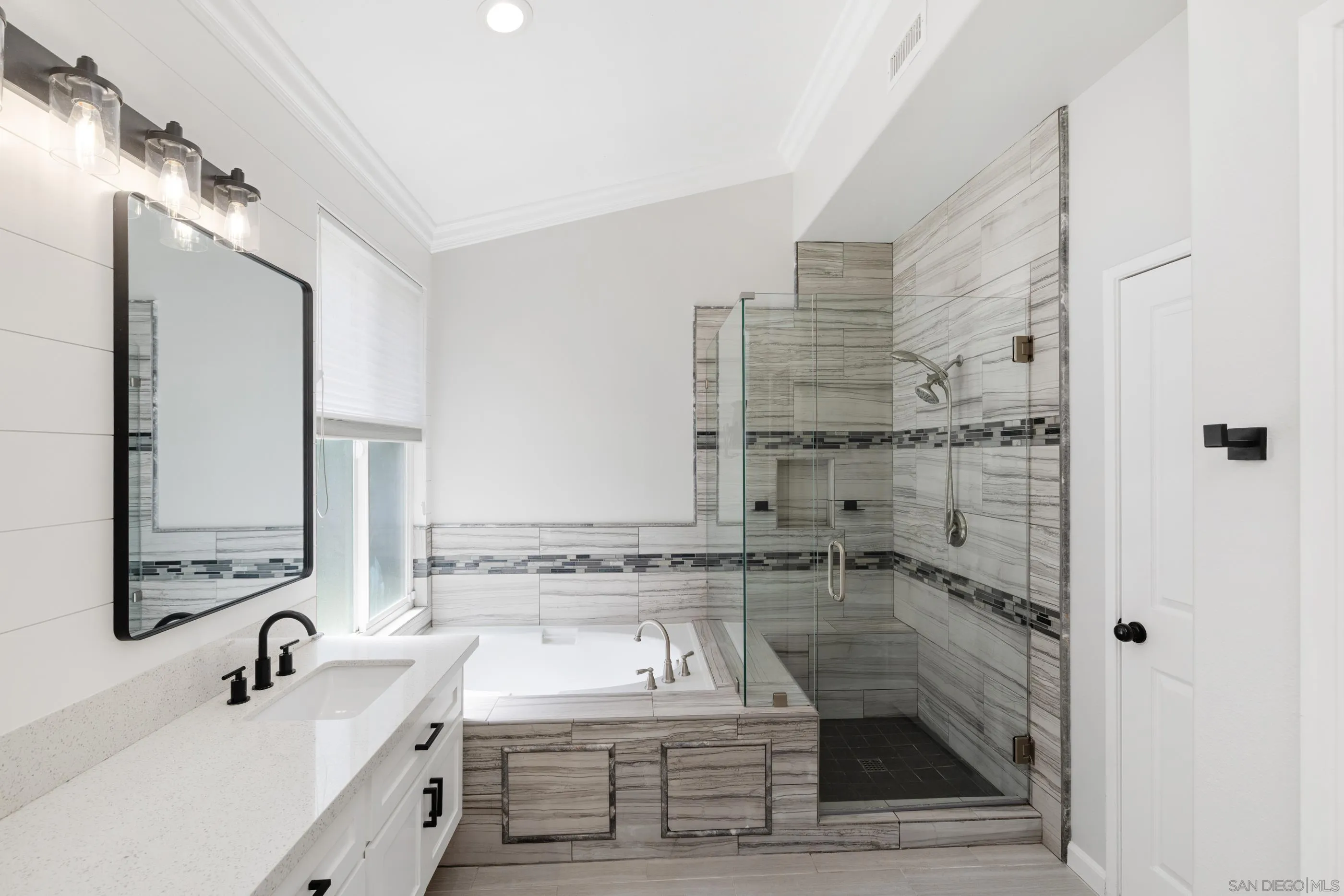 https://cdn.realtyfeed.com/cdn/127/250036118/7629b05e6afc4c0c432e605000024e72.webp