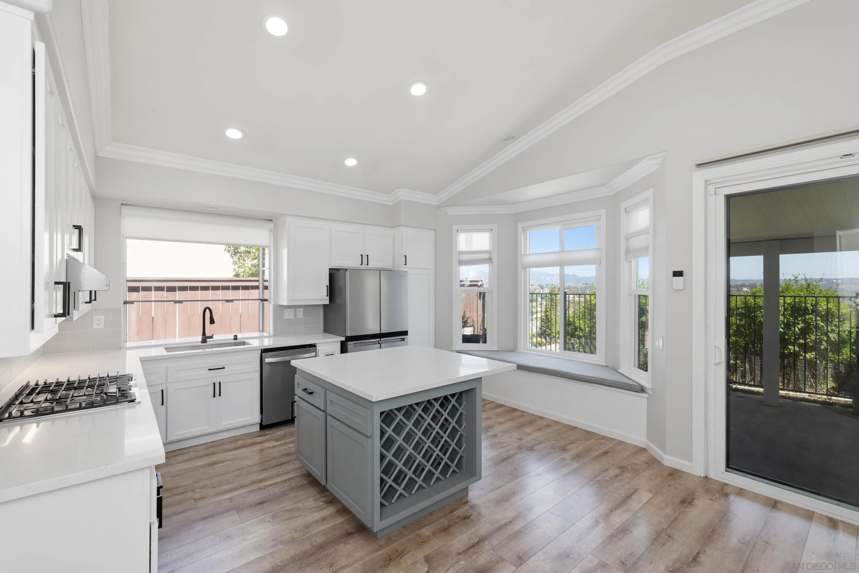 https://cdn.realtyfeed.com/cdn/127/250036118/955b919be1dde3a355d7a222e0047545.webp